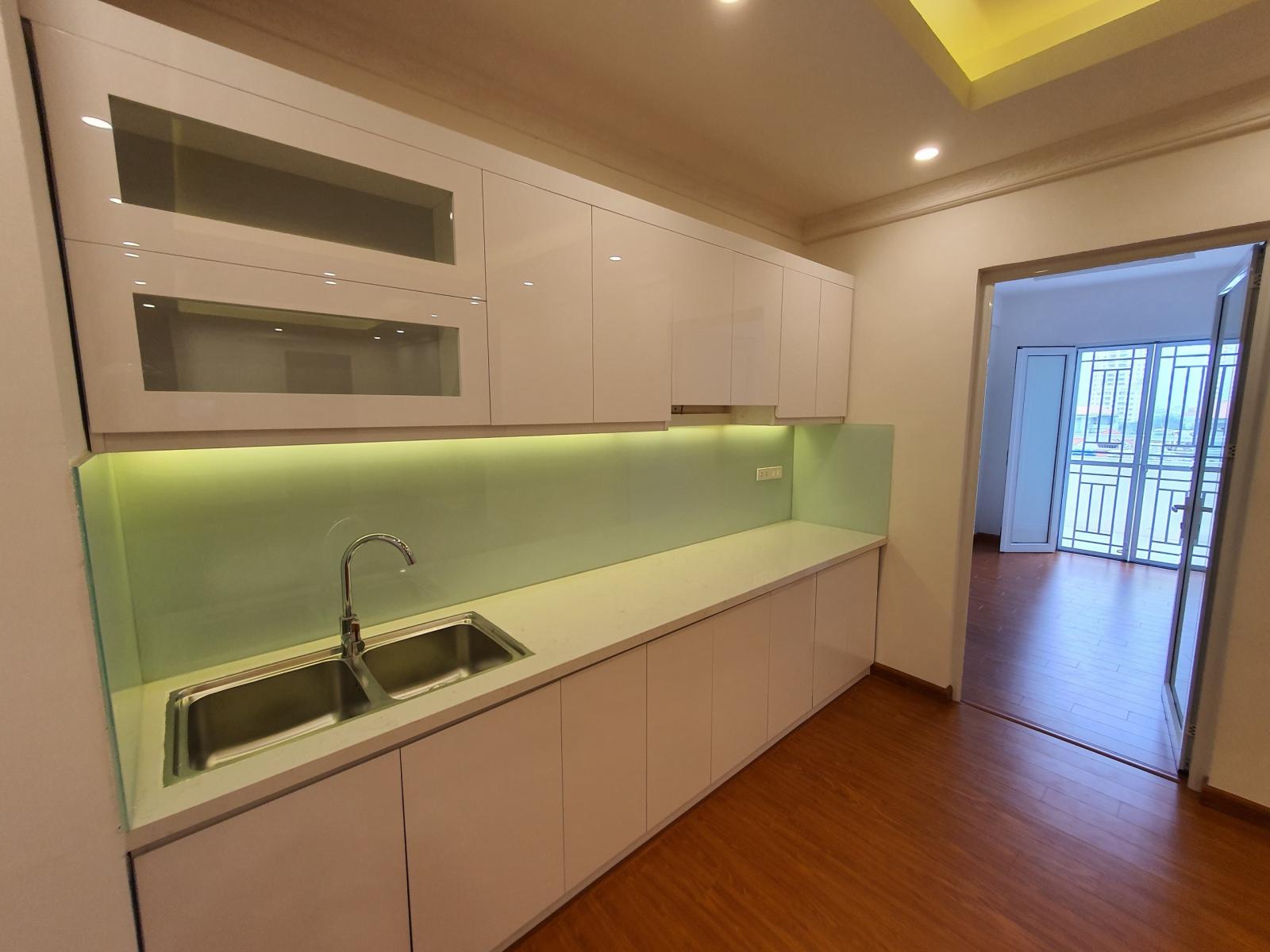 Bán căn hộ B2 Hàm Nghi, Phù hợp gia đình đa thế hệ; DT 107m2, 4PN + 2WC, ban công TB; Giá 2,5 tỷ 2091310 1