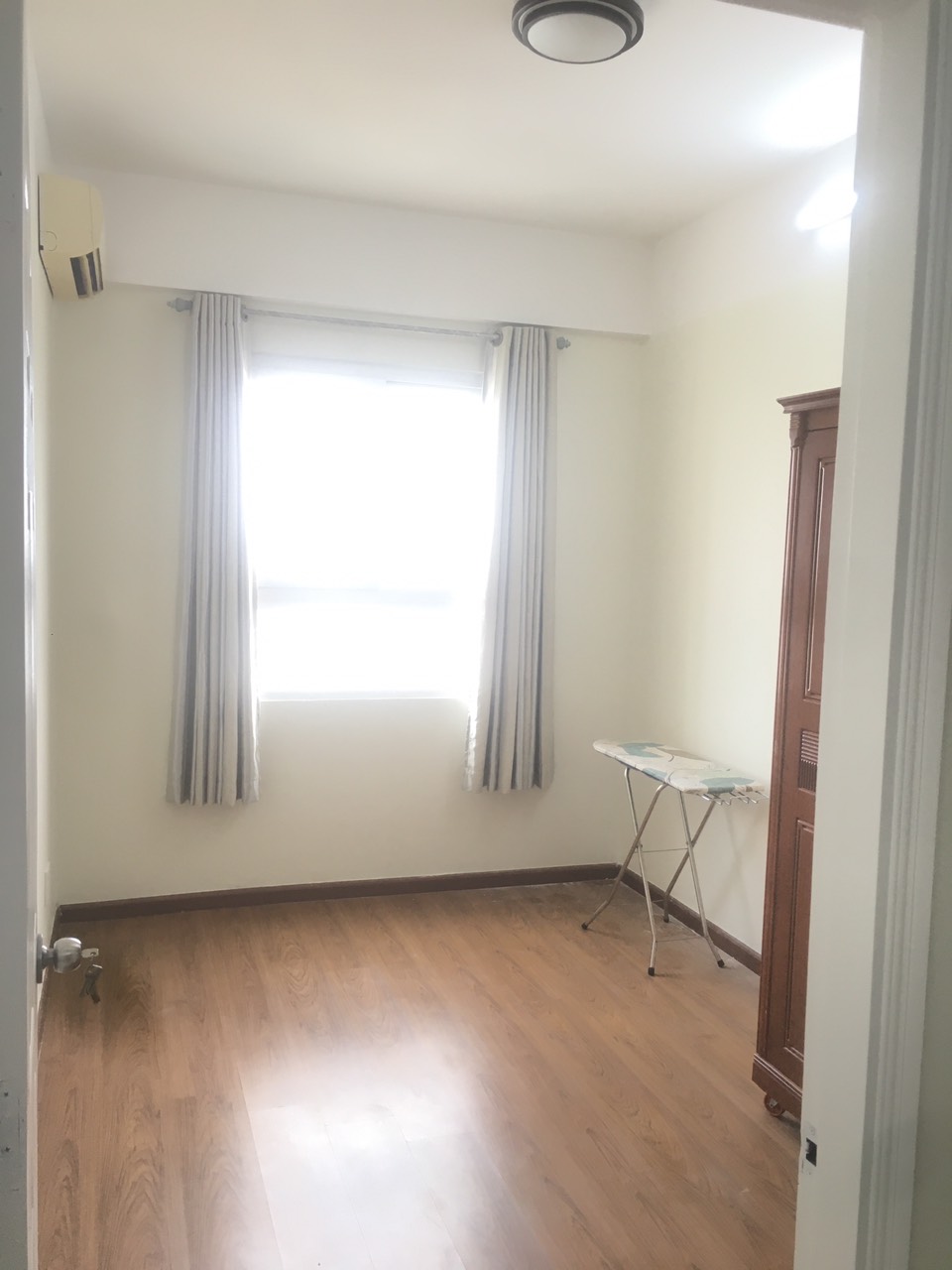 Chính chủ bán gấp căn hộ chung cư Âu Cơ Tower quận Tân Phú, 63m2, 2pn giá 2 tỉ 280 triệu 2101583