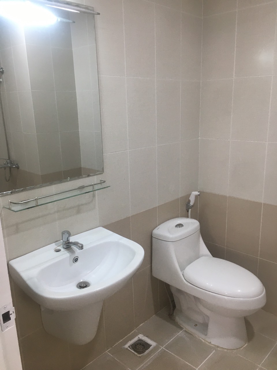 Chính chủ bán gấp căn hộ chung cư Âu Cơ Tower quận Tân Phú, 63m2, 2pn giá 2 tỉ 280 triệu 2101583