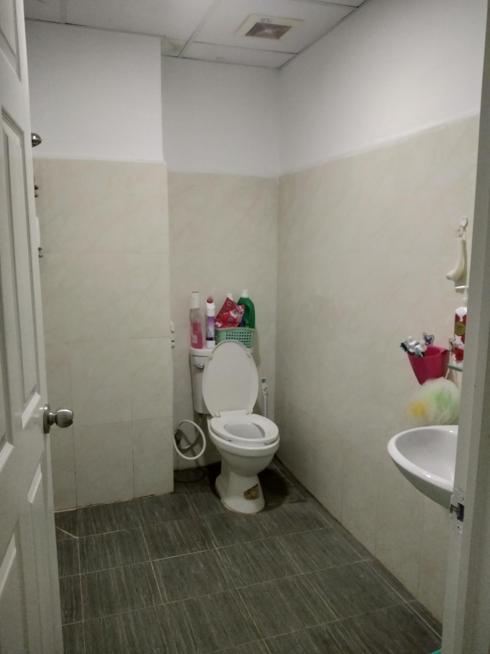 Cần bán nhanh căn hộ 8X Đầm Sen, Tô Hiệu, dt 47m2, 1pn, giá 1tỷ4. LH: 0813632608 2248085 4