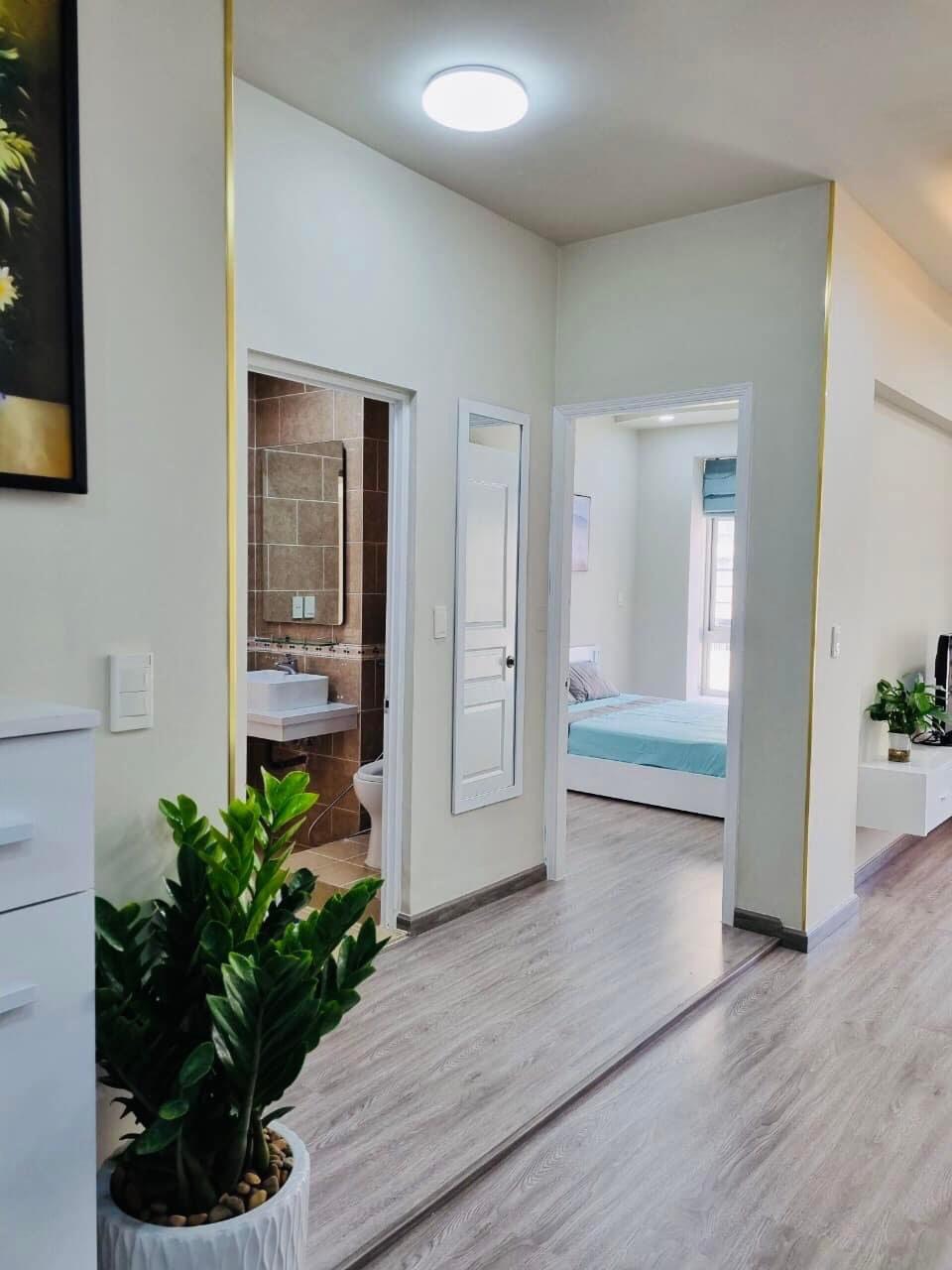 Bán căn hộ sky Garden 2, Phú Mỹ Hưng, Quận 7, dt 71m2 , 2PN, nội thất đẹp , giá :2.7 tỷ .LH: 0906611859 Thư 2331783 1