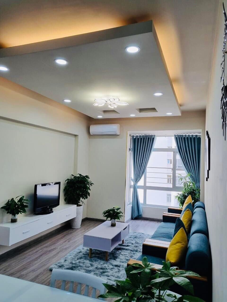 Bán căn hộ sky Garden 2, Phú Mỹ Hưng, Quận 7, dt 71m2 , 2PN, nội thất đẹp , giá :2.7 tỷ .LH: 0906611859 Thư 2331783 2