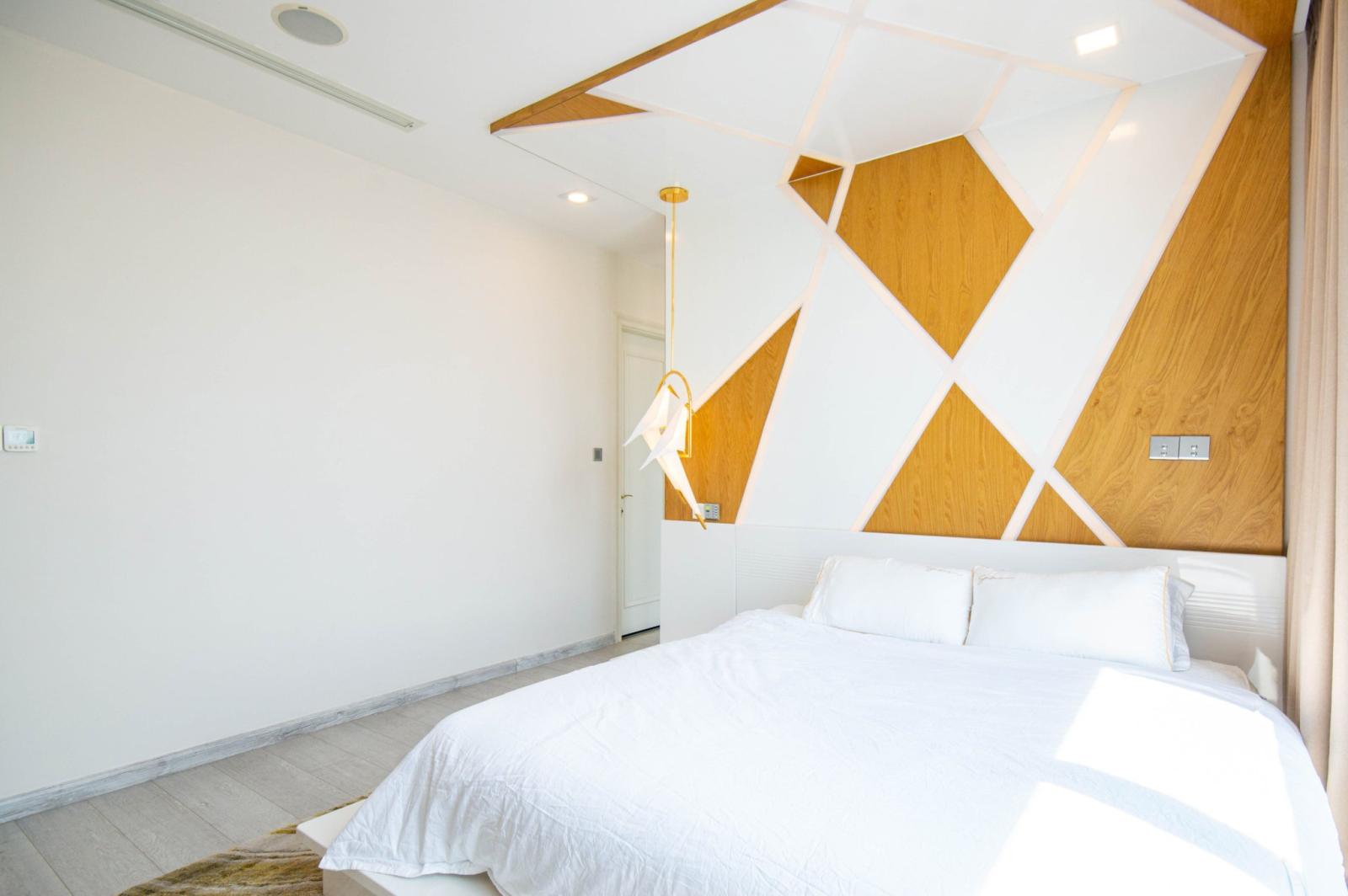 Bán nhanh Siêu Phẩm Vinhomes Ba son A4 căn góc 161m2 4pn 3wc Full NT giá 45 tỷ, sổ, Lh: 0983568730 gặp Tín  2357661 3