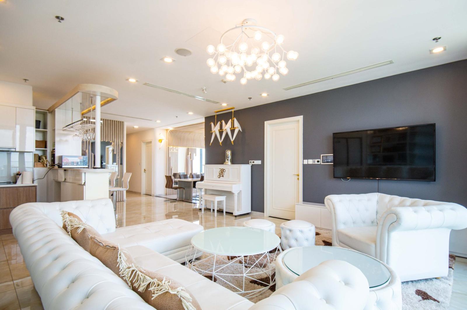 Bán nhanh Siêu Phẩm Vinhomes Ba son A4 căn góc 161m2 4pn 3wc Full NT giá 45 tỷ, sổ, Lh: 0983568730 gặp Tín  2357661 6