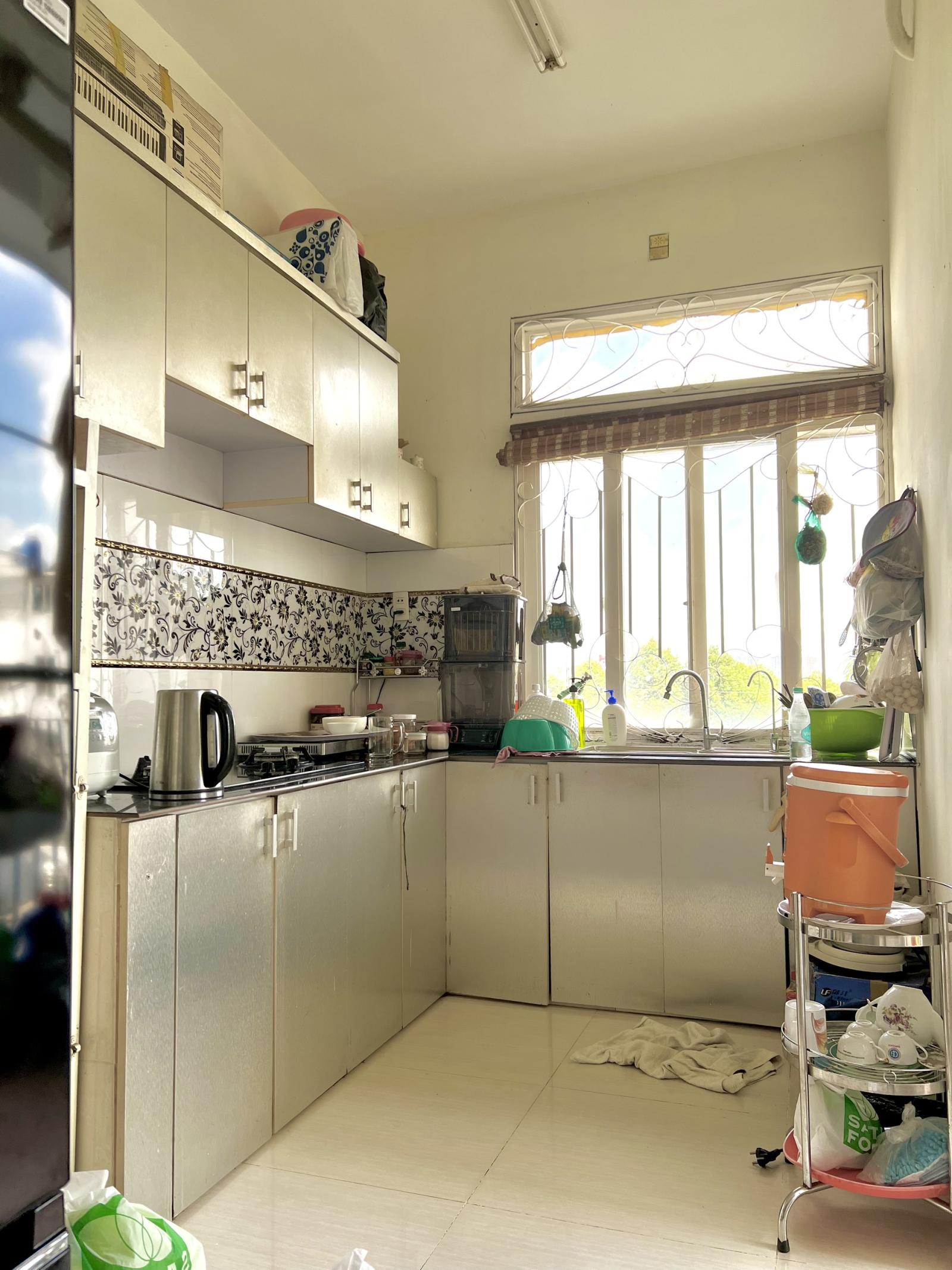 Bán căn hộ 312 Lạc Long Quân 2PN, lô A2, giá 2 tỉ 310tr, đã có sổ 2360805 1