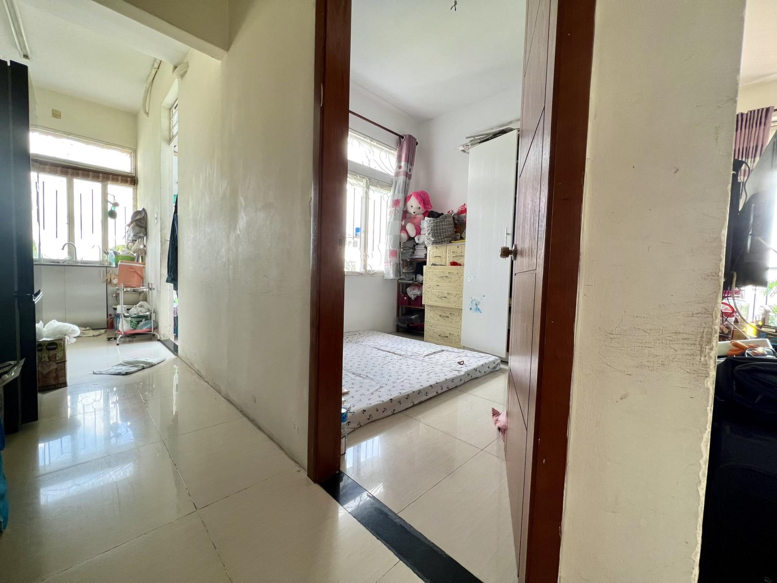 Bán căn hộ 312 Lạc Long Quân 2PN, lô A2, giá 2 tỉ 310tr, đã có sổ 2360805 3