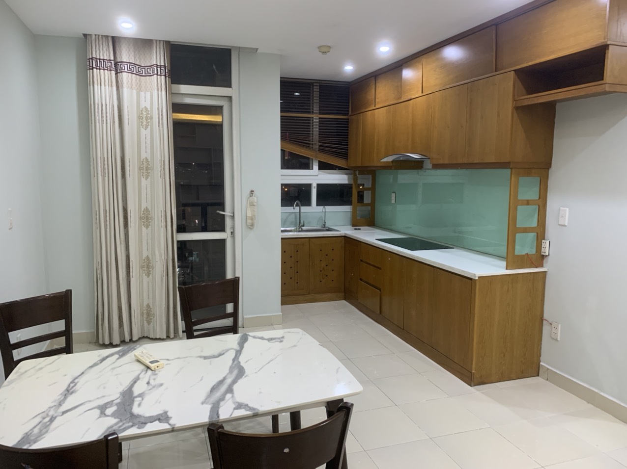 Bán căn hộ Hà Đô Nguyễn Văn Công 2PN=3.1 Tỷ; 3PN=4.2 Tỷ Tel 0942.811.343 Tony đi xem thực tế & chốt căn nhanh chóng
 2379441 4