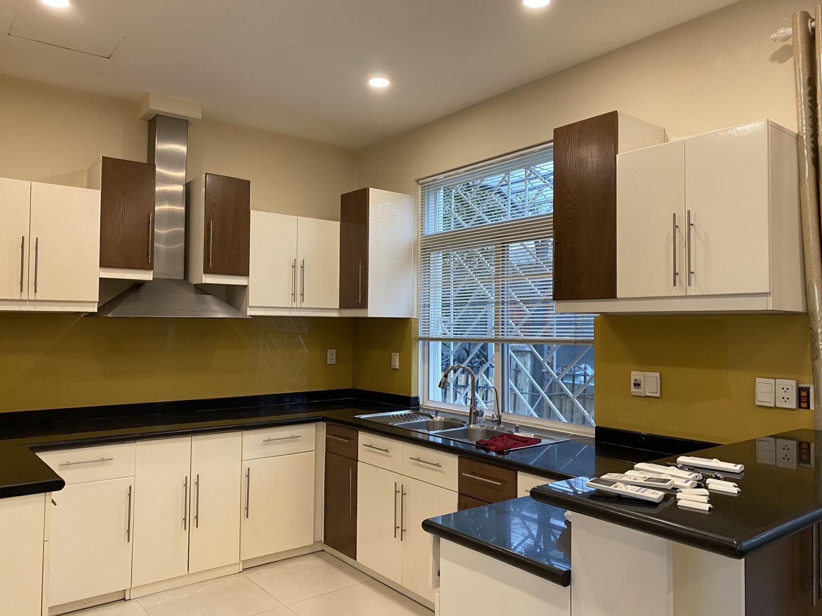 Cần cho thuê gấp biệt thự Hưng Thái, phú mỹ hưng, quận 7 2389278 4