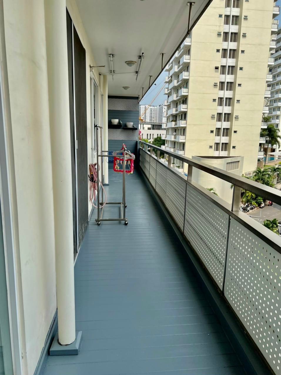 Bán CH  Grand View D, Phú Mỹ Hưng , Quận 7, dt :150m2 . ban công rộng , giá :8,1 tỷ .LH:0906611859 2410601 2