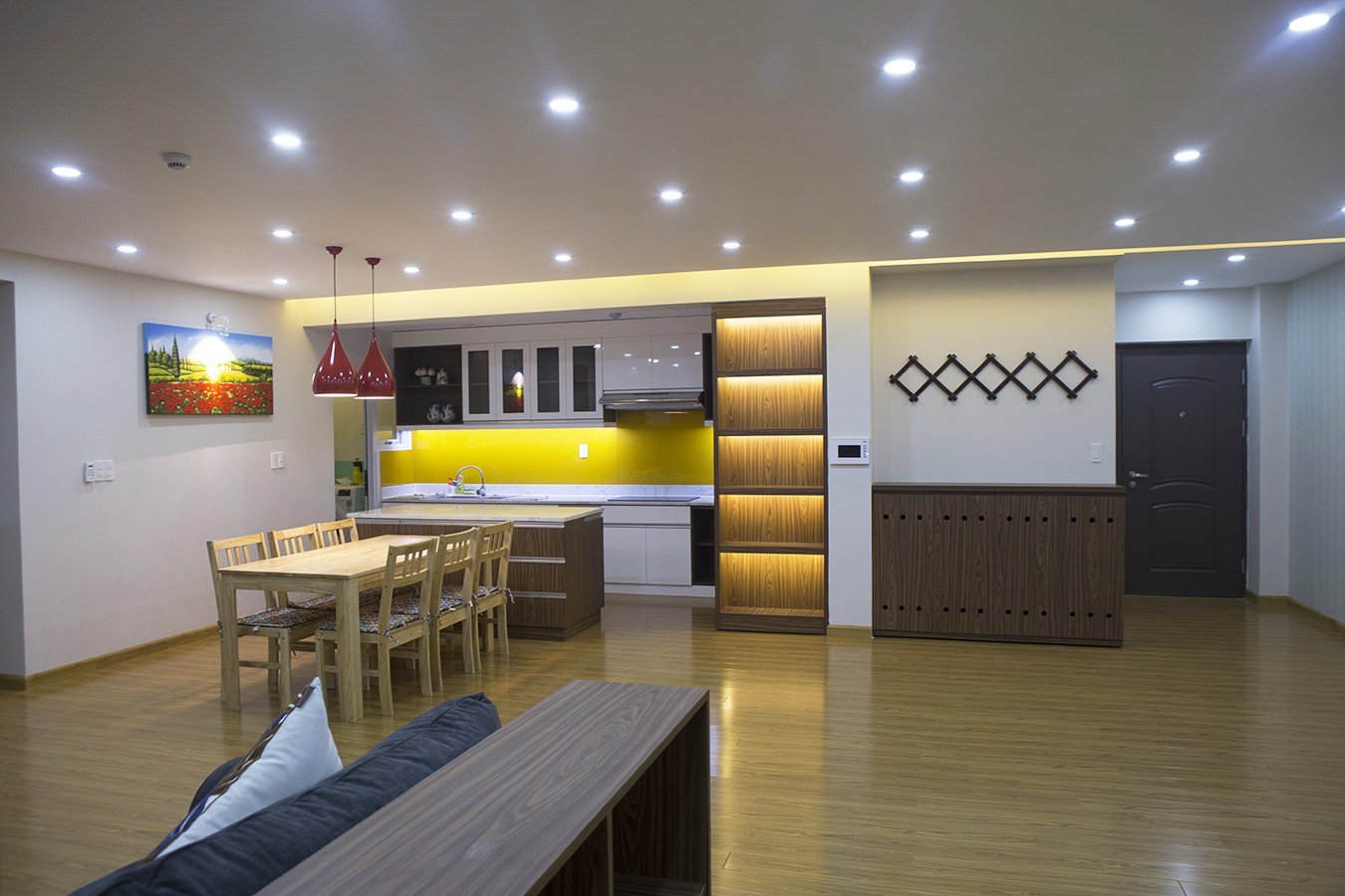 Bán gấp căn hộ cao cấp Happy Valley, DT 135m2, TK 3 Phòng ngủ, 2 toilet, đầy đủ nội thất, giá bán 7 tỷ 2411668 2