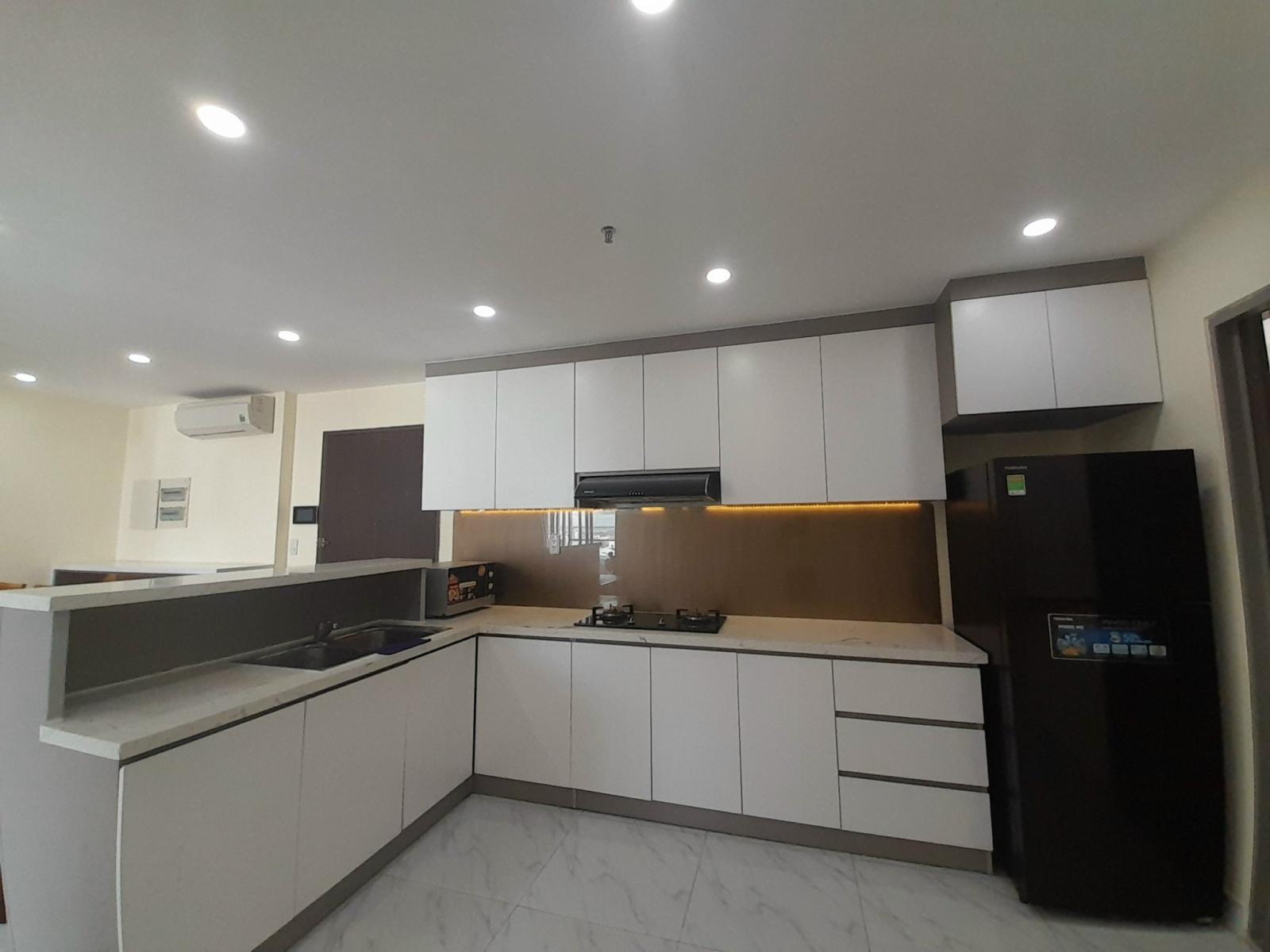 Bán gấp CHCC Hưng Phúc, DT 98m2, 3 PN, 2WC, đầy đủ nội thất, giá 5tỷ1 2411865 6