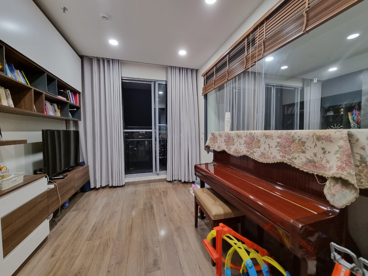 Giá tốt! Bán CH Green Valley 118m2, 3PN,2wc, nội thất đầy đủ, lầu cao, giá tốt 6ty5 thương lượng,  2411877 4