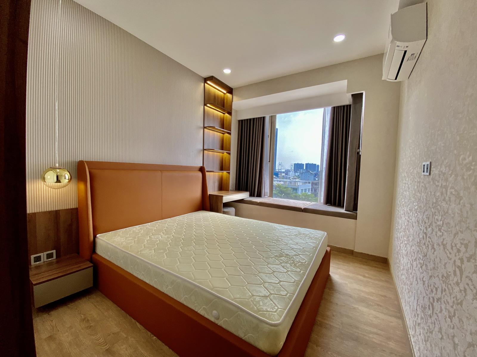 Bán gấp CHCC M8 Midtown, DT 80m2, 2PN, 2WC, đầy đủ nội thất cao cấp, giá bán lỗ 6ty250 2412006 6