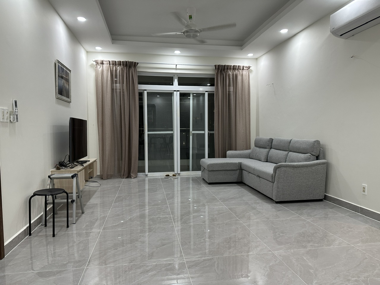 Cho thuê gấp căn hộ cao cấp Riverside Residence, PMH, Q.7 2412181 4