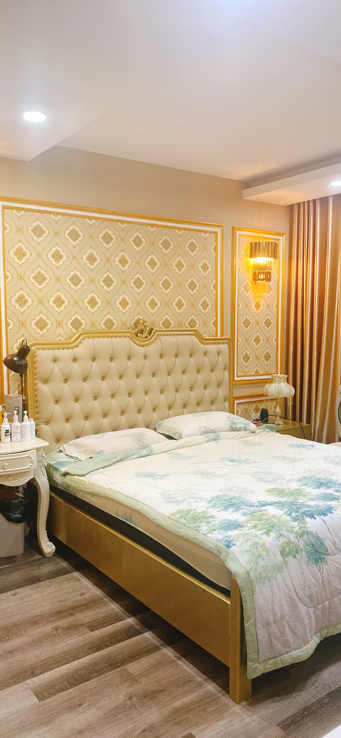 Bán gấp CHCC Green Valley, DT 97m2, 2PN, 2WC, Nội thất dính tường, lầu trung, giá 5ty3 bớt lộc cho khách thiện chí. 2412182 4
