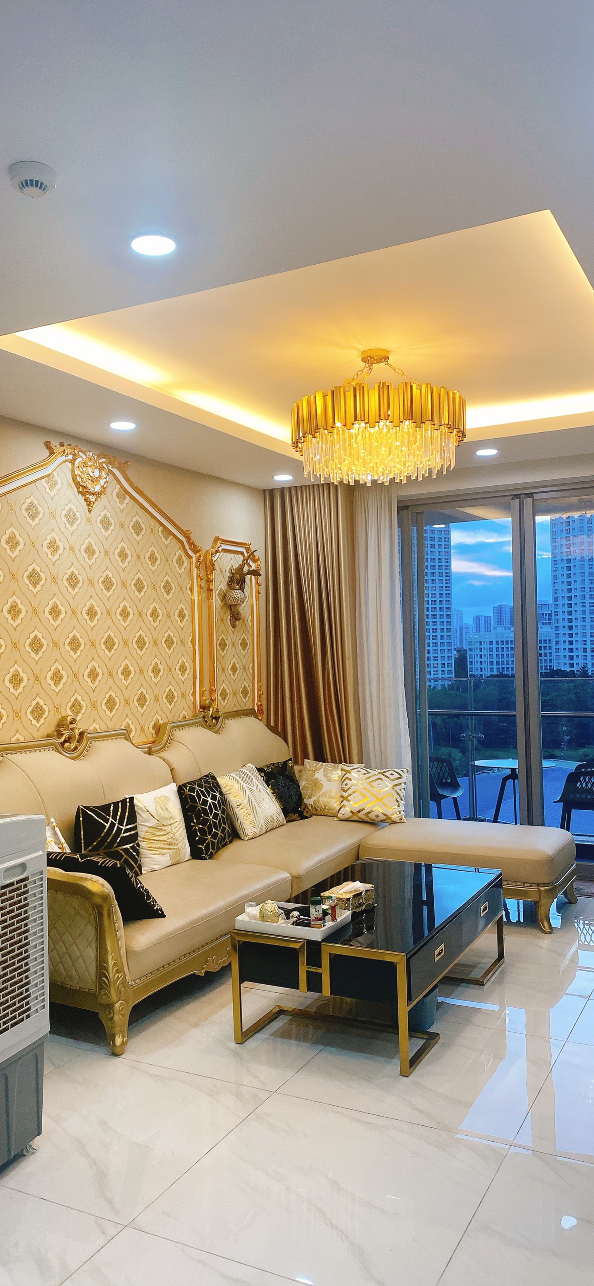 Bán gấp CHCC Green Valley, DT 97m2, 2PN, 2WC, Nội thất dính tường, lầu trung, giá 5ty3 bớt lộc cho khách thiện chí. 2412182 5
