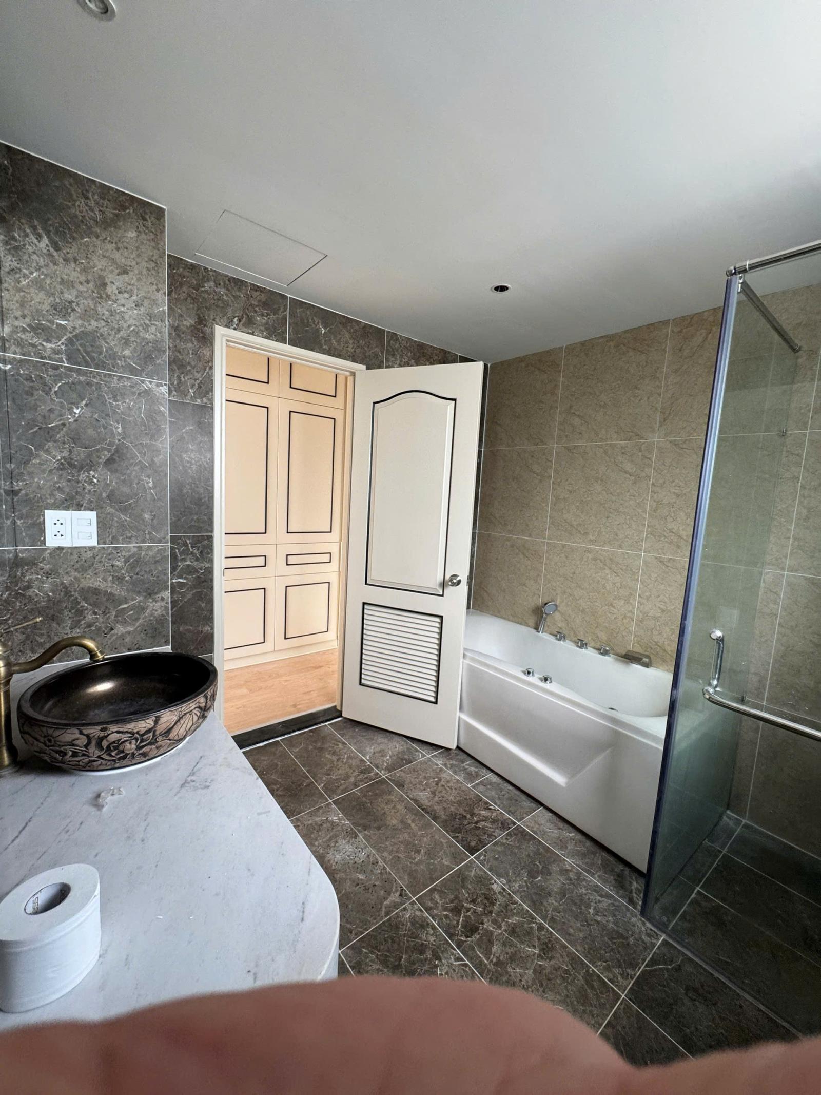 Bán gấp CHCC Riverside Residence, DT 178m2, 3PN, 2WC, Nội thất đầy đủ, giá 15 tỷ 2422140 5