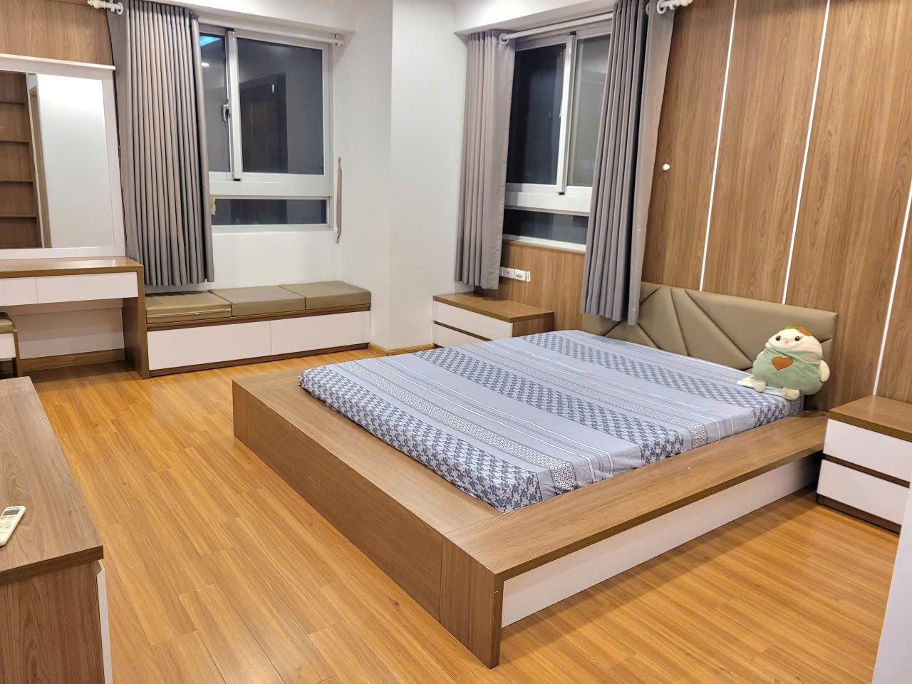 Bán gấp CHCC Cosmo City, DT 123m2, thiết kế 3 phòng ngủ, 2 toilet, sẵn HĐT, giá tốt 6.9 tỷ 2422145 1
