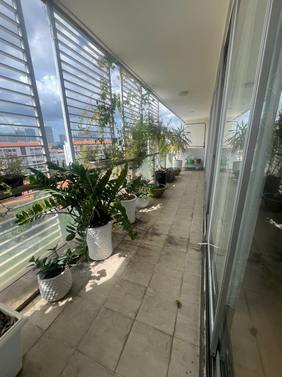 Bán sang CHCC Garden Plaza 1, DT 148m2, thiết kế 3PN, 2WC, NT đầy đủ, giá sang cọc tốt 14.5 Tỷ 2422159 1