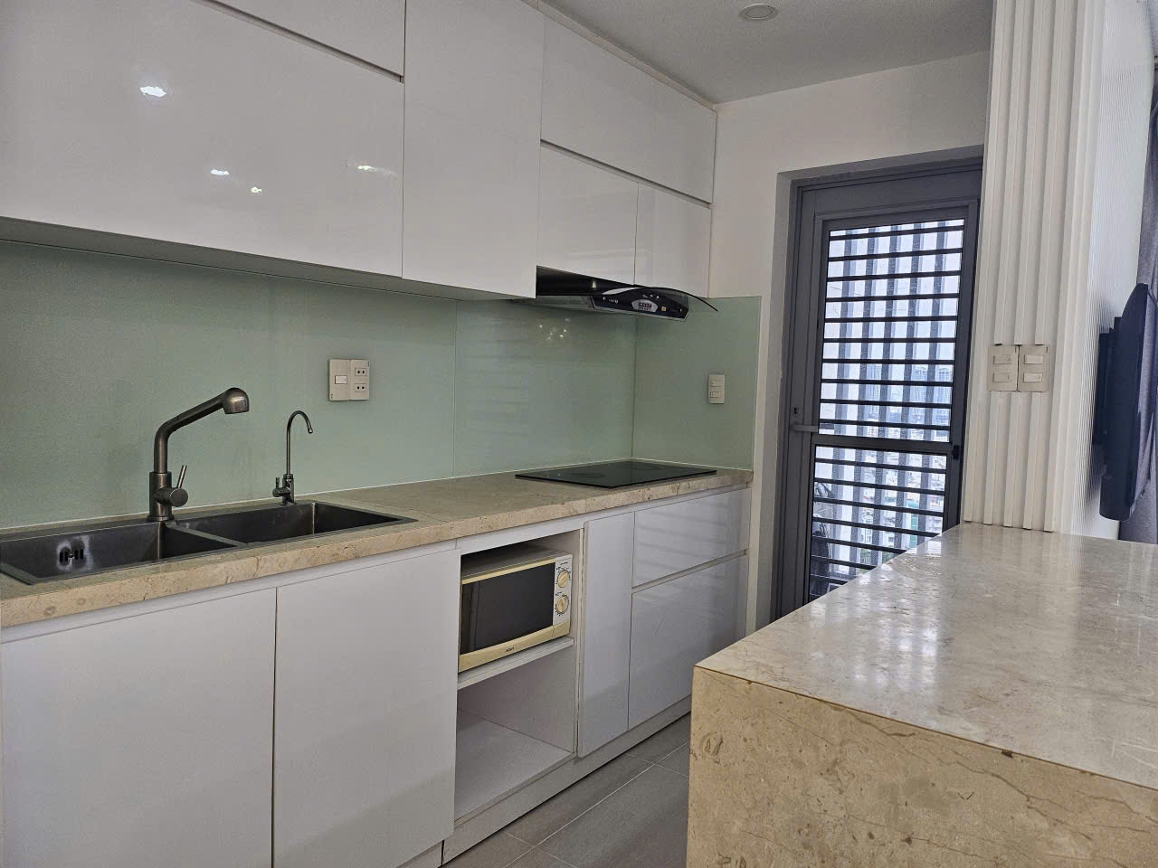 Bán CHCC Green Valley, DT 89m2, thiết kế 2 phòng ngủ, 2 toilet, giá bán 8,5 tỷ 2422172 4